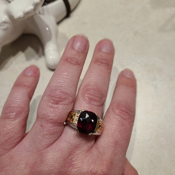 14k yellow and white large garnet ring - Picture 6 of 9